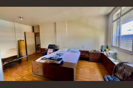 Apartamento à venda com 220m², 4 quartos e 2 vagas