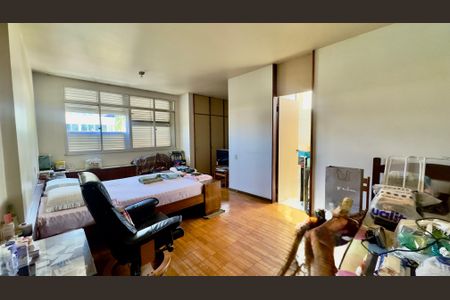 Apartamento à venda com 220m², 4 quartos e 2 vagas
