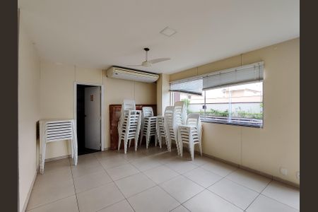 Apartamento à venda com 92m², 2 quartos e 1 vaga Apartamento à venda com 92m², 2 quartos e 1 vagaÁrea comum - Salão de festas