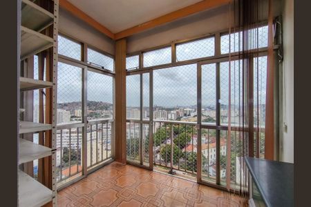 Apartamento à venda com 92m², 2 quartos e 1 vaga Apartamento à venda com 92m², 2 quartos e 1 vagaÁrea de Serviço