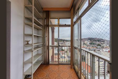 Apartamento à venda com 92m², 2 quartos e 1 vaga Apartamento à venda com 92m², 2 quartos e 1 vagaÁrea de Serviço