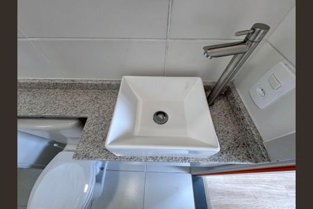 Apartamento à venda com 43m², 2 quartos e 1 vaga Apartamento à venda com 43m², 2 quartos e 1 vagaBanheiro Social