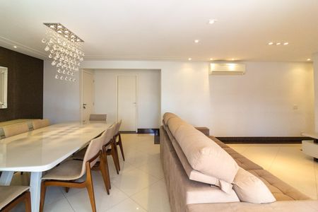 Apartamento à venda com 143m², 3 quartos e 3 vagas Apartamento à venda com 143m², 3 quartos e 3 vagasSala de Estar