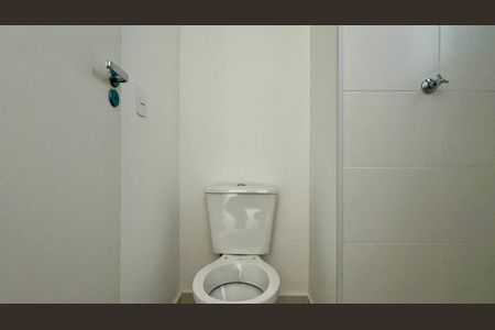 Studio à venda com 27m², 1 quarto e sem vaga Studio à venda com 27m², 1 quarto e sem vagaBanheiro