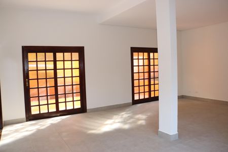 Sala de casa de condomínio para alugar com 3 quartos, 210m² em Chácara Pavoeiro, Cotia