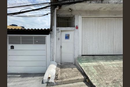 Casa para alugar com 100m², 3 quartos e sem vaga Casa para alugar com 100m², 3 quartos e sem vagaFachada