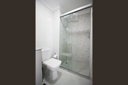 Banheiro de kitnet/studio para alugar com 1 quarto, 24m² em Vila Olímpia, São Paulo