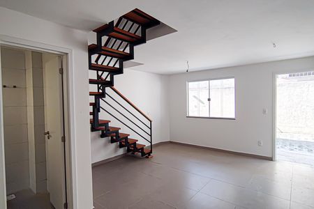 Sala de casa à venda com 2 quartos, 81m² em Tanque, Rio de Janeiro