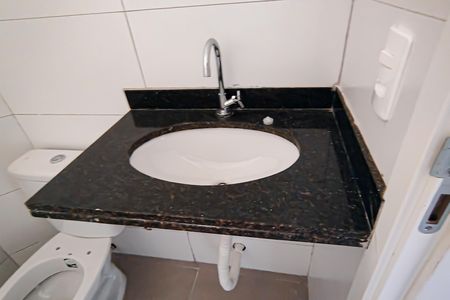 Casa à venda com 72m², 2 quartos e 1 vagaLavabo