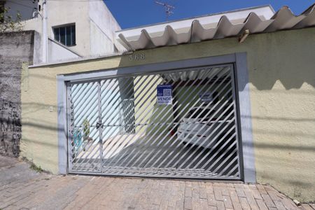 Casa à venda com 79m², 2 quartos e 2 vagasFachada