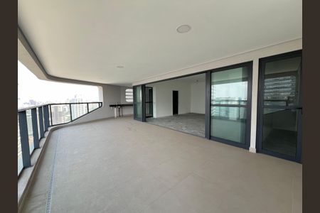 Apartamento à venda com 229m², 4 quartos e 4 vagas Apartamento à venda com 229m², 4 quartos e 4 vagasVaranda