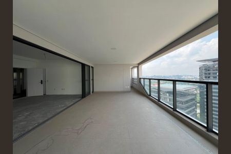 Apartamento à venda com 229m², 4 quartos e 4 vagas Apartamento à venda com 229m², 4 quartos e 4 vagasVaranda