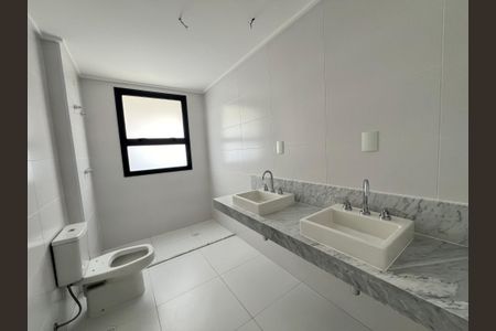 Apartamento à venda com 229m², 4 quartos e 4 vagas Apartamento à venda com 229m², 4 quartos e 4 vagasBanheiro