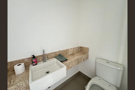 Apartamento à venda com 229m², 4 quartos e 4 vagas Apartamento à venda com 229m², 4 quartos e 4 vagasBanheiro