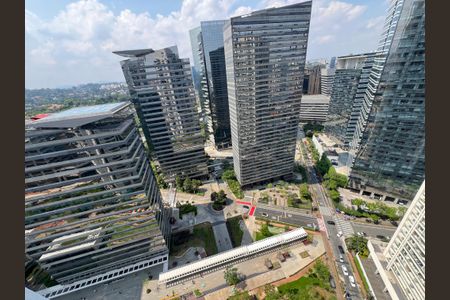 Apartamento à venda com 229m², 4 quartos e 4 vagas Apartamento à venda com 229m², 4 quartos e 4 vagasVista