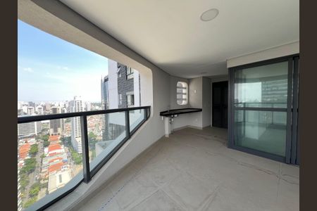 Apartamento à venda com 229m², 4 quartos e 4 vagas Apartamento à venda com 229m², 4 quartos e 4 vagasVaranda