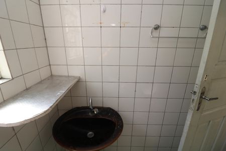 Banheiro de casa para alugar com 1 quarto, 30m² em Chácara Belenzinho, São Paulo