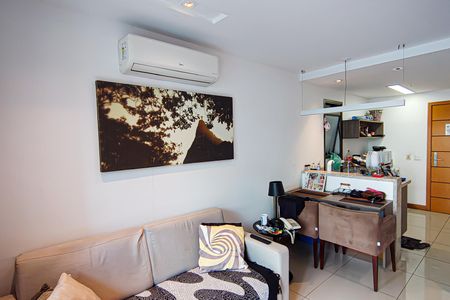 Sala de apartamento para alugar com 1 quarto, 40m² em Jacarepaguá, Rio de Janeiro