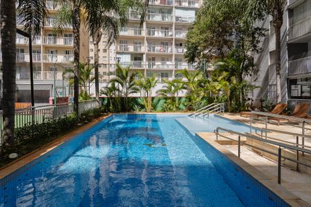 Apartamento à venda com 70m², 3 quartos e 1 vaga Apartamento à venda com 70m², 3 quartos e 1 vagaÁrea comum - Piscina
