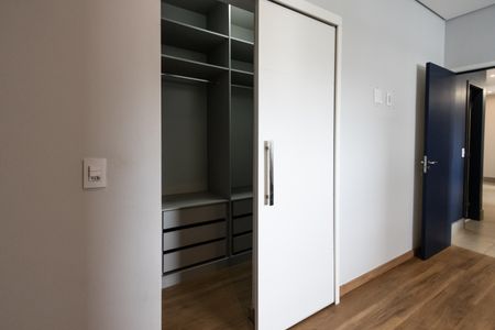 Apartamento à venda com 96m², 2 quartos e 2 vagasCloset da Suíte