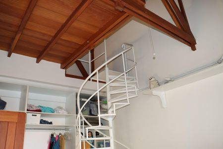 Casa de condomínio para alugar com 458m², 4 quartos e 4 vagasSuíte 3