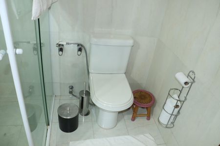 Casa de condomínio para alugar com 458m², 4 quartos e 4 vagasBanheiro da Suíte 2