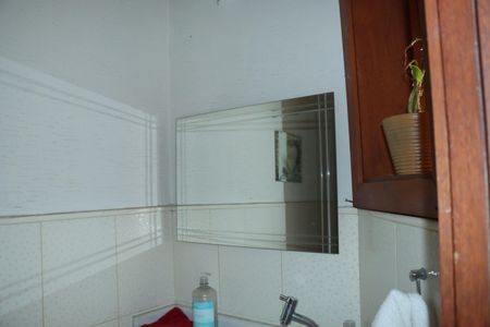 Casa de condomínio para alugar com 458m², 4 quartos e 4 vagasBanheiro de Serviço