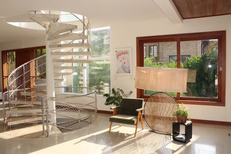 Casa de condomínio para alugar com 458m², 4 quartos e 4 vagasSala