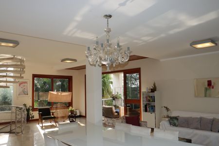 Casa de condomínio para alugar com 458m², 4 quartos e 4 vagasSala