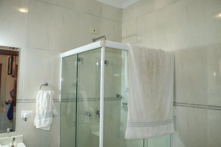 Casa de condomínio para alugar com 458m², 4 quartos e 4 vagasBanheiro da Suíte 2