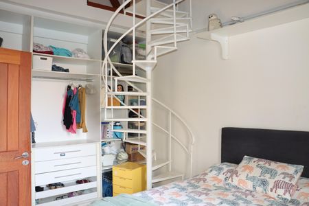 Casa de condomínio para alugar com 458m², 4 quartos e 4 vagasSuíte 3