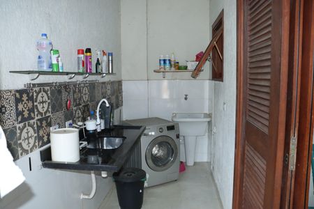 Casa de condomínio para alugar com 458m², 4 quartos e 4 vagasÁrea de Serviço