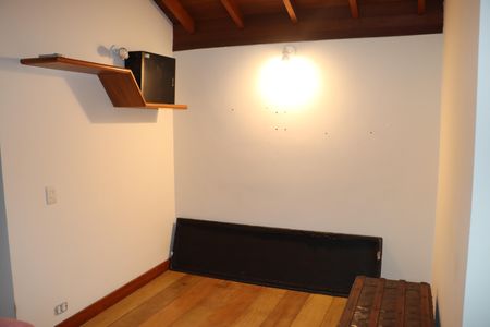 Casa de condomínio para alugar com 458m², 4 quartos e 4 vagasSuíte 3