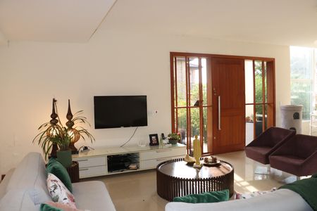 Casa de condomínio para alugar com 458m², 4 quartos e 4 vagasSala