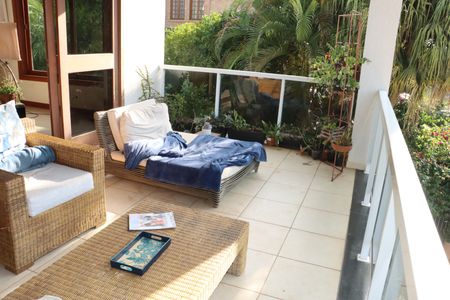 Casa de condomínio para alugar com 458m², 4 quartos e 4 vagasVaranda