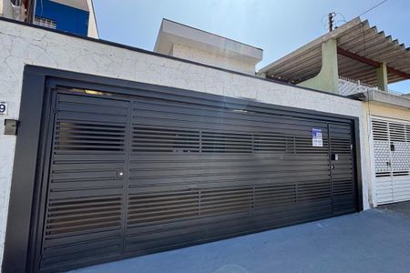 Casa à venda com 181m², 3 quartos e 2 vagasFachada