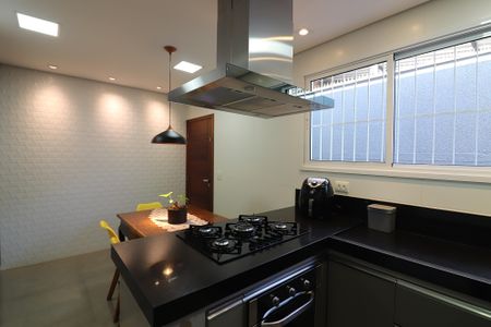 Casa à venda com 300m², 3 quartos e 4 vagasCozinha