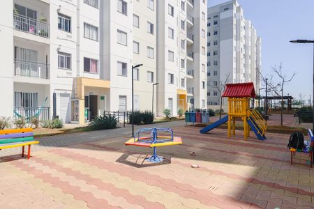 Apartamento à venda com 43m², 2 quartos e 2 vagas Apartamento à venda com 43m², 2 quartos e 2 vagasÁrea comum - Playground
