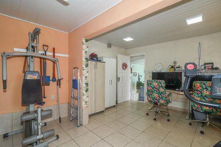 Casa à venda com 215m², 4 quartos e 3 vagasCasa Fundos