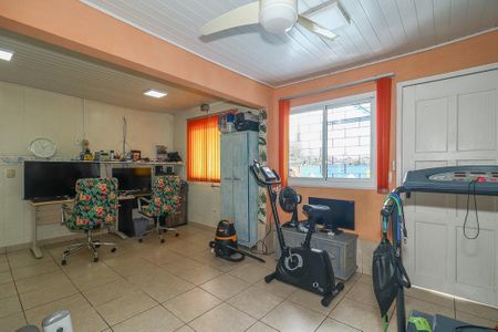 Casa à venda com 215m², 4 quartos e 3 vagasCasa Fundos