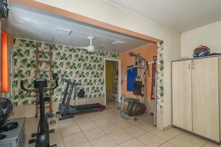 Casa à venda com 215m², 4 quartos e 3 vagasCasa Fundos