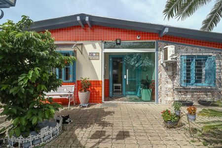 Casa à venda com 215m², 4 quartos e 3 vagasFachada