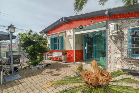 Casa à venda com 215m², 4 quartos e 3 vagasFachada