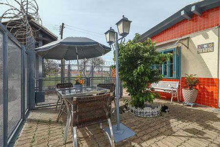 Casa à venda com 215m², 4 quartos e 3 vagasFachada