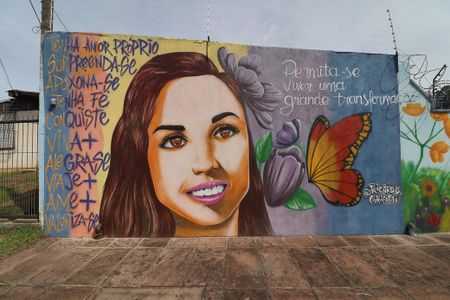 Casa à venda com 215m², 4 quartos e 3 vagasFachada