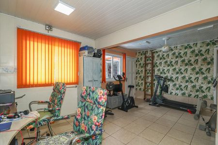 Casa à venda com 215m², 4 quartos e 3 vagasCasa Fundos