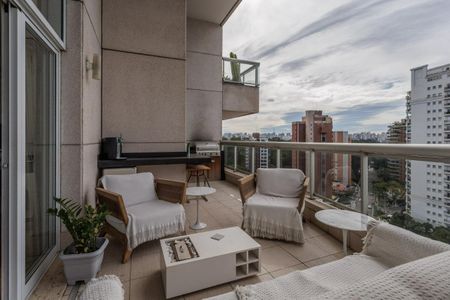 Apartamento à venda com 157m², 2 quartos e 3 vagas