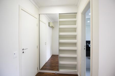 Apartamento à venda com 140m², 3 quartos e 2 vagas Apartamento à venda com 140m², 3 quartos e 2 vagasSuíte 1