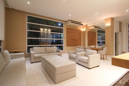 Apartamento à venda com 140m², 3 quartos e 2 vagas Apartamento à venda com 140m², 3 quartos e 2 vagasÁrea comum - Salão de festas