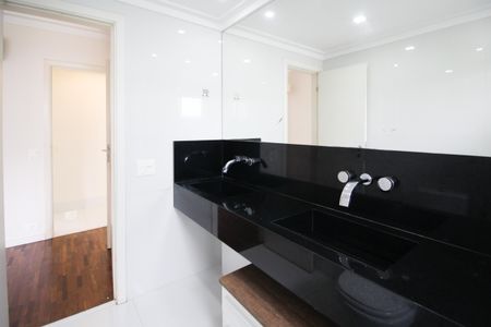 Apartamento à venda com 140m², 3 quartos e 2 vagas Apartamento à venda com 140m², 3 quartos e 2 vagasBanheiro da Suíte 1